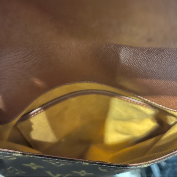 PRE LOVED Louis Vuitton Musette PM - Picture 11 of 12